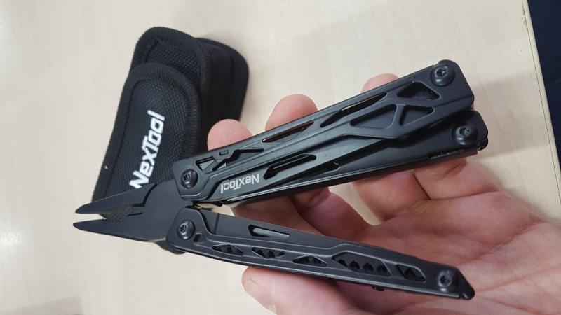 Емко, надежно и просто – мультитул от Сяоми.