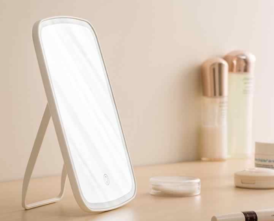 фото Зеркало для макияжа Xiaomi Led Lighted Makeup Mirror с подсветкой и аккумулятором NV026