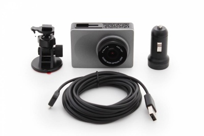 фото Видеорегистратор Yi Smart Dash Camera