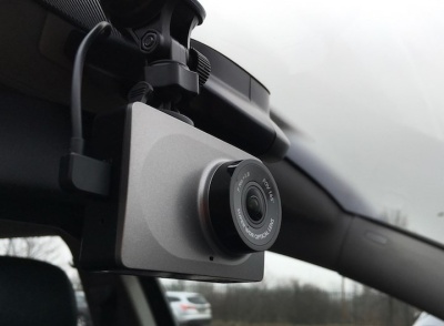 фото Видеорегистратор Yi Smart Dash Camera